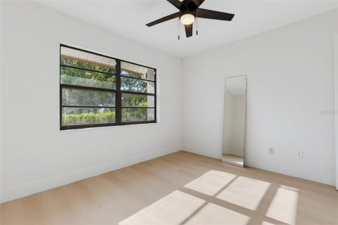 Villa ou maison à vendre à Temple Terrace, Floride: 2 chambres, 157.75 m2 № 2291531 - photo 18