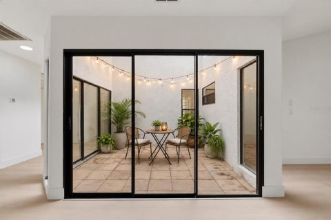 Villa ou maison à vendre à Temple Terrace, Floride: 2 chambres, 157.75 m2 № 2291531 - photo 4