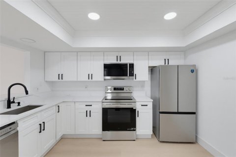 Villa ou maison à vendre à Temple Terrace, Floride: 2 chambres, 157.75 m2 № 2291531 - photo 6