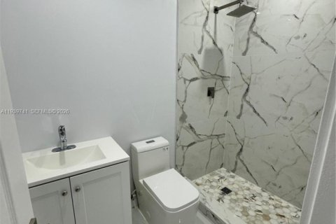 Купить виллу или дом в Помпано-Бич, Флорида 3 спальни, 82.96м2, № 2053839 - фото 11