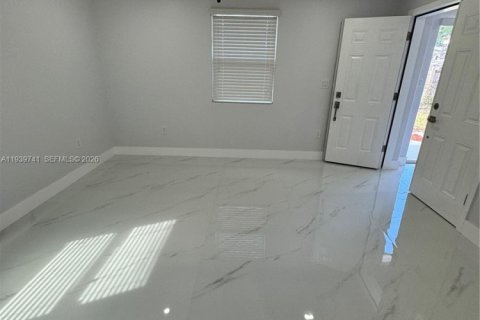 Купить виллу или дом в Помпано-Бич, Флорида 3 спальни, 82.96м2, № 2053839 - фото 12