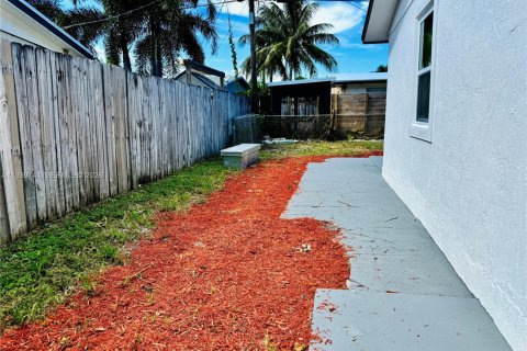 Купить виллу или дом в Помпано-Бич, Флорида 3 спальни, 82.96м2, № 2053839 - фото 14