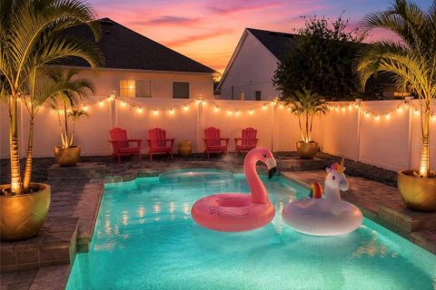 House in Tampa, Florida 4 bedrooms, 196.95 sq.m. № 2206998 - photo 14