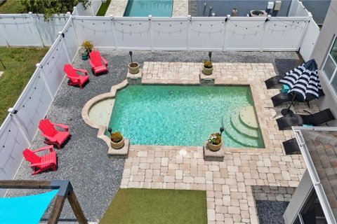 House in Tampa, Florida 4 bedrooms, 196.95 sq.m. № 2206998 - photo 8