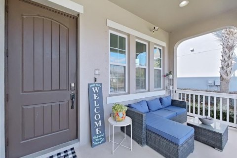 House in Tampa, Florida 4 bedrooms, 196.95 sq.m. № 2206998 - photo 4