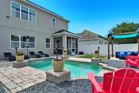 House in Tampa, Florida 4 bedrooms, 196.95 sq.m. № 2206998 - photo 5