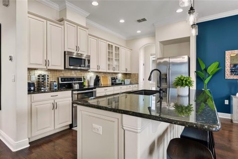 House in Tampa, Florida 4 bedrooms, 196.95 sq.m. № 2206998 - photo 25