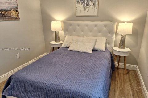 House in Miami Gardens, Florida 4 bedrooms, 160.26 sq.m. № 1965379 - photo 9