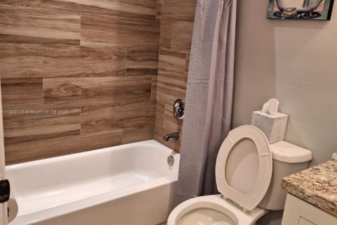 House in Miami Gardens, Florida 4 bedrooms, 160.26 sq.m. № 1965379 - photo 22