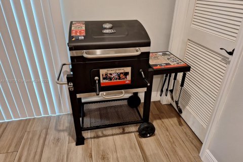 House in Miami Gardens, Florida 4 bedrooms, 160.26 sq.m. № 1965379 - photo 11