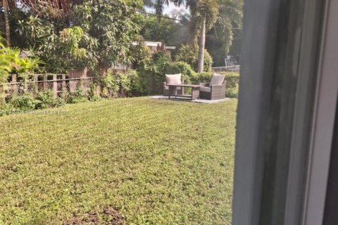 House in Miami Gardens, Florida 4 bedrooms, 160.26 sq.m. № 1965379 - photo 7