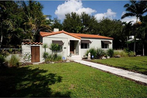 House in Miami Shores, Florida 2 bedrooms, 98.1 sq.m. № 2012779