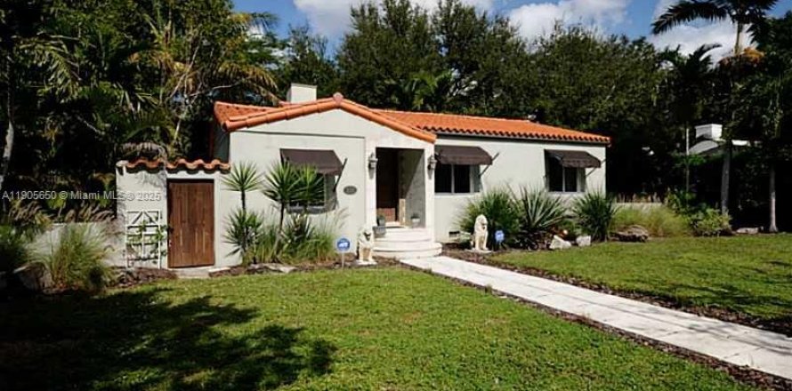 House in Miami Shores, Florida 2 bedrooms, 98.1 sq.m. № 2012779