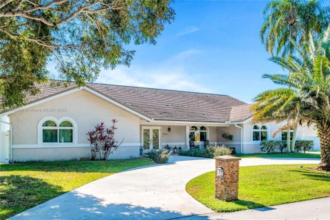 Купить виллу или дом в Майами, Флорида 4 спальни, 348.2м2, № 1971886 - фото 5