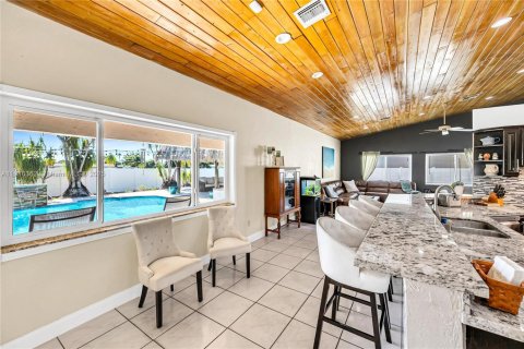 Купить виллу или дом в Майами, Флорида 4 спальни, 348.2м2, № 1971886 - фото 30