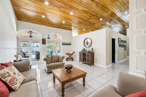 Купить виллу или дом в Майами, Флорида 4 спальни, 348.2м2, № 1971886 - фото 27