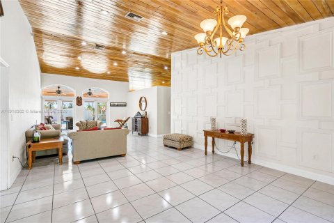 Купить виллу или дом в Майами, Флорида 4 спальни, 348.2м2, № 1971886 - фото 25