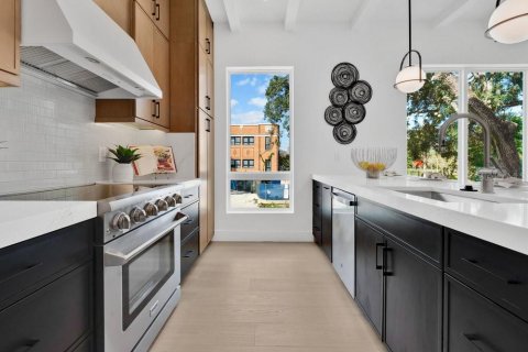 Touwnhouse à vendre à Orlando, Floride: 3 chambres, 221.29 m2 № 2119852 - photo 9