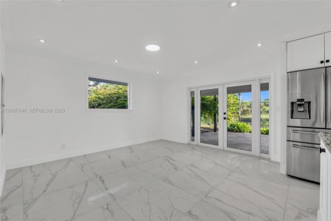 House in Miami, Florida 4 bedrooms, 173.17 sq.m. № 2362114 - photo 18