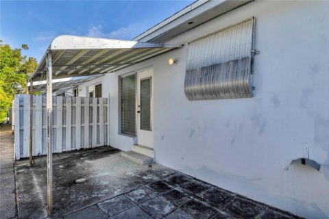 Condo in Hollywood, Florida, 1 bedroom  № 1487060 - photo 25