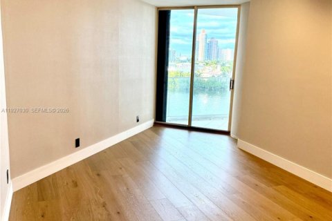 Condominio en alquiler en Aventura, Florida, 2 dormitorios, 199.74 m2 № 2054474 - foto 15