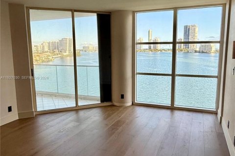 Condominio en alquiler en Aventura, Florida, 2 dormitorios, 199.74 m2 № 2054474 - foto 10