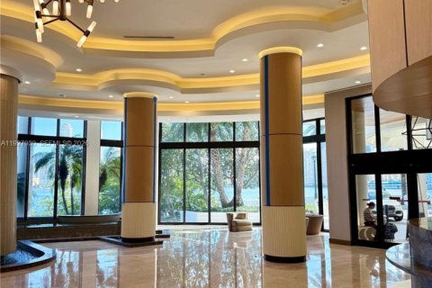 Condominio en alquiler en Aventura, Florida, 2 dormitorios, 199.74 m2 № 2054474 - foto 17