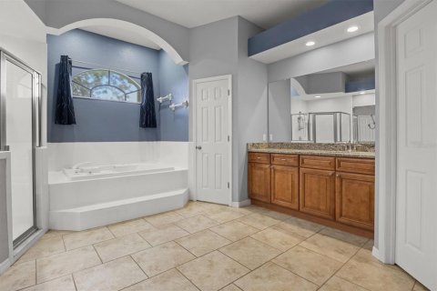 House in Lakeland, Florida 4 bedrooms, 222.22 sq.m. № 2091719 - photo 9