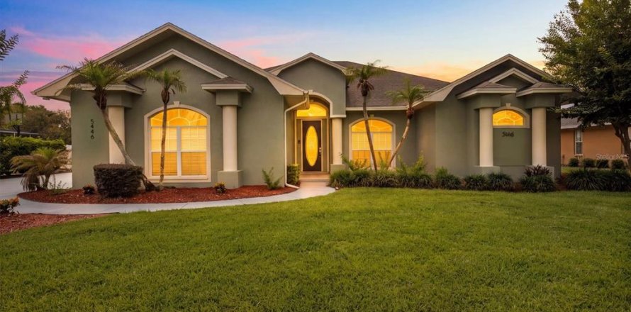 House in Lakeland, Florida 4 bedrooms, 222.22 sq.m. № 2091719