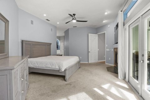 House in Lakeland, Florida 4 bedrooms, 222.22 sq.m. № 2091719 - photo 7