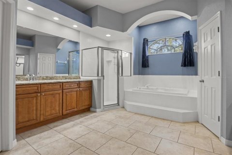 House in Lakeland, Florida 4 bedrooms, 222.22 sq.m. № 2091719 - photo 11