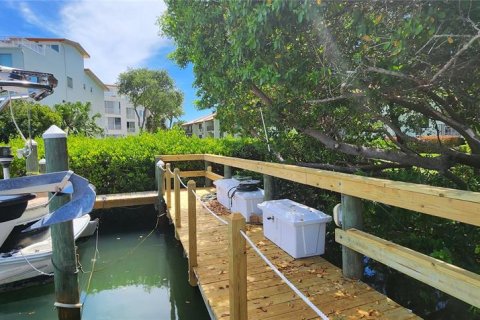 Condominio en alquiler en Tierra Verde, Florida, 1 dormitorio, 61.78 m2 № 1545209 - foto 17