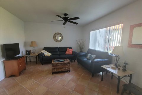 Condominio en alquiler en Tierra Verde, Florida, 1 dormitorio, 61.78 m2 № 1545209 - foto 4