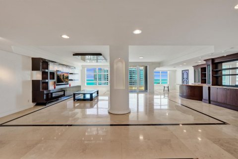 Condo in Highland Beach, Florida, 4 bedrooms  № 2189879 - photo 18
