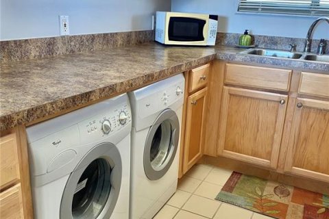 Condominio en alquiler en Hudson, Florida, 2 dormitorios, 88.26 m2 № 479225 - foto 5