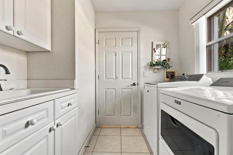 House in Boynton Beach, Florida 3 bedrooms, 191.47 sq.m. № 2391769 - photo 29