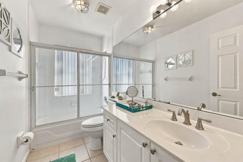 House in Boynton Beach, Florida 3 bedrooms, 191.47 sq.m. № 2391769 - photo 25