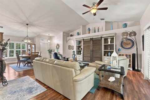 House in Boynton Beach, Florida 3 bedrooms, 191.47 sq.m. № 2391769 - photo 8