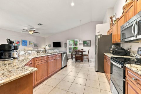 House in Boynton Beach, Florida 3 bedrooms, 191.47 sq.m. № 2391769 - photo 13