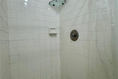 Condominio en venta en Miami, Florida, 2 dormitorios, 69.68 m2 № 1955206 - foto 15