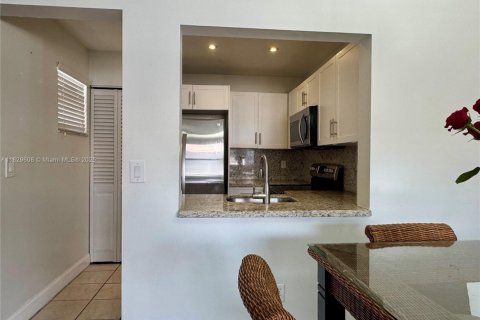 Condominio en venta en Miami, Florida, 2 dormitorios, 69.68 m2 № 1955206 - foto 6