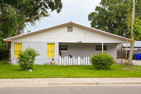 Commercial property in Kissimmee, Florida 6 bedrooms, 221.48 sq.m. № 2259051