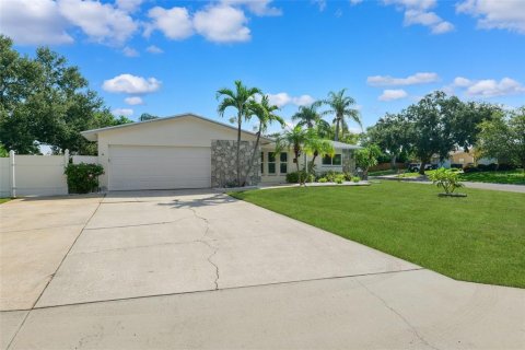House in Seminole, Florida 3 bedrooms, 149.2 sq.m. № 1919754 - photo 3
