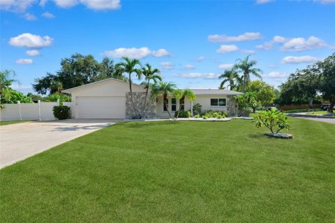 House in Seminole, Florida 3 bedrooms, 149.2 sq.m. № 1919754 - photo 2