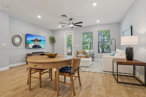 Townhouse in Plantation, Florida 3 bedrooms, 151.15 sq.m. № 1809133 - photo 5