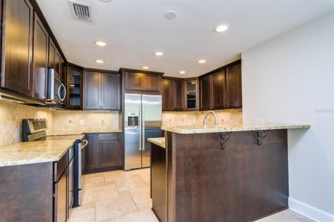 Condo in Tampa, Florida, 3 bedrooms  № 1810737 - photo 8