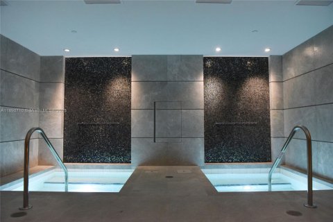 Снять в аренду кондоминиум в Майами, Флорида 2 спальни, 95.5м2, № 1944890 - фото 24