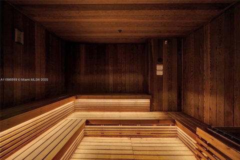 Снять в аренду кондоминиум в Майами, Флорида 2 спальни, 95.5м2, № 1944890 - фото 25