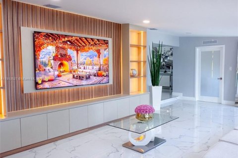 Casa en venta en Miami, Florida, 5 dormitorios, 304.63 m2 № 2015410 - foto 15