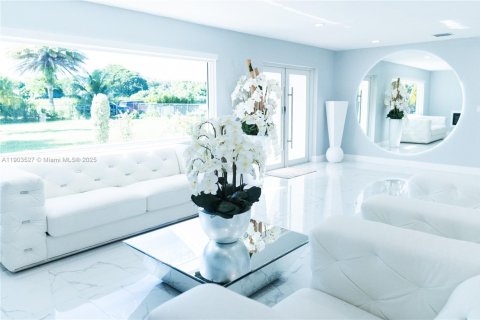 Casa en venta en Miami, Florida, 5 dormitorios, 304.63 m2 № 2015410 - foto 4